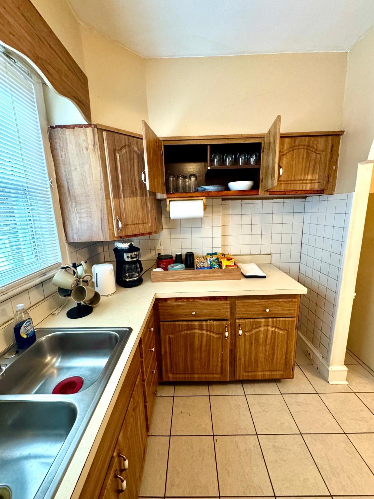 A Perfect Place To Call Home, Free Parking At Time * Filadelfia